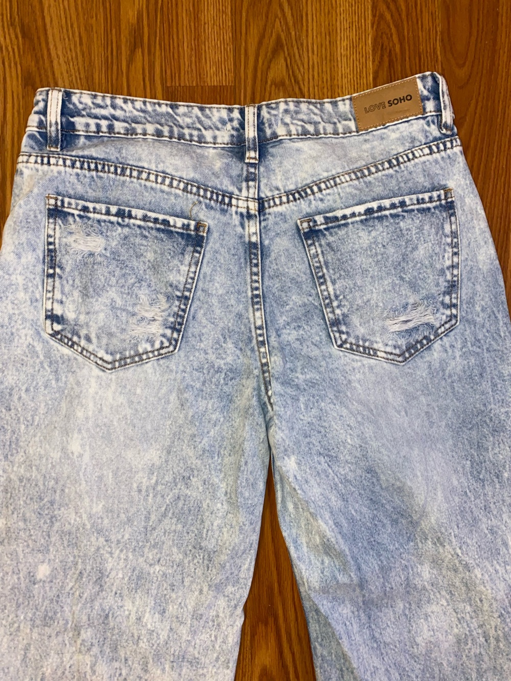 Love Soho | Light Wash Distressed Women's Jeans | Size 7 - Picture 4 of 7